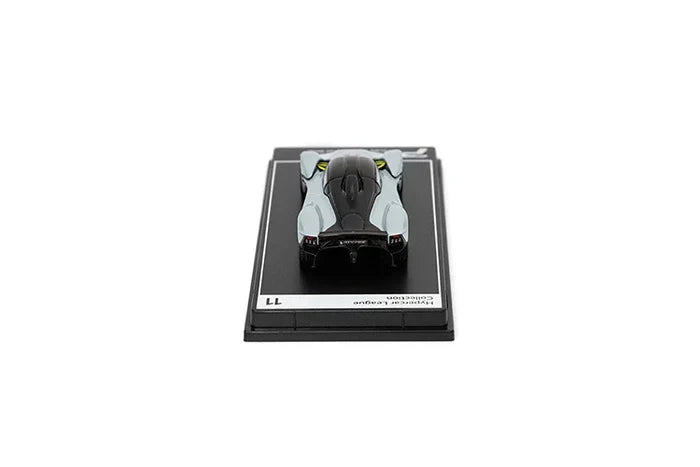 H11 - Aston Martin Valkyrie (Skyfall Silver)
