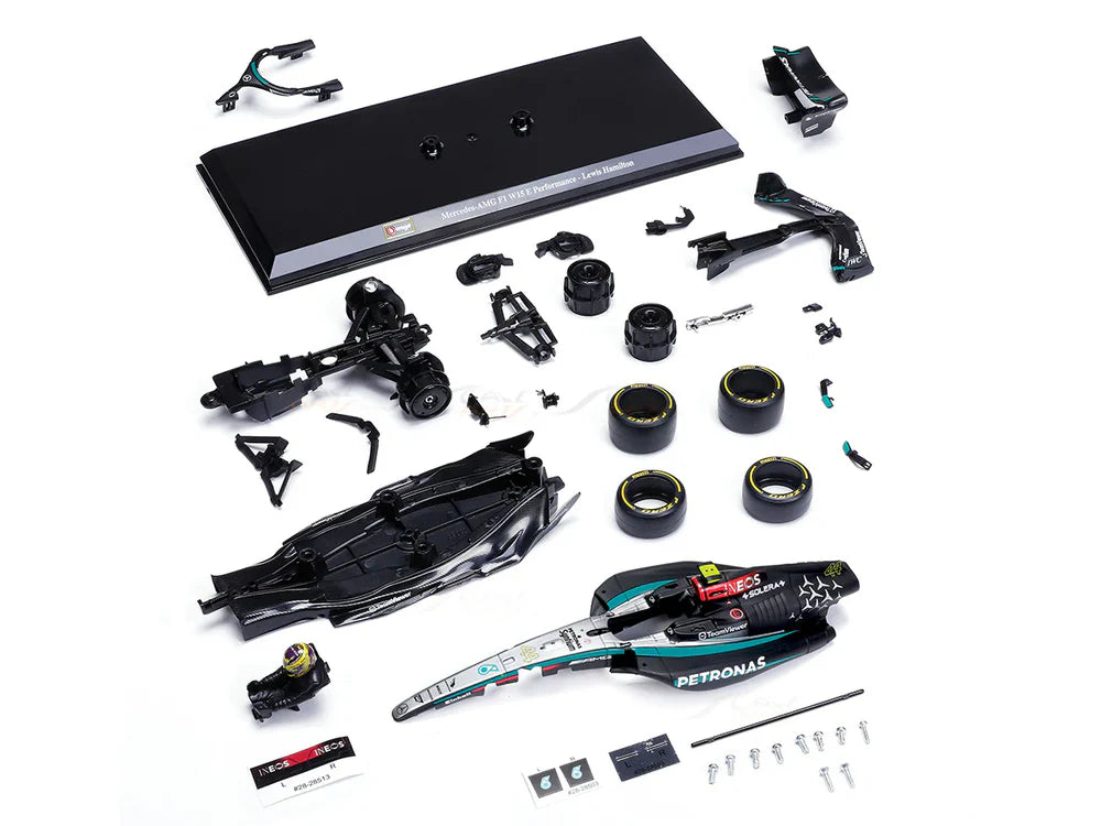 Bburago Mercedes-AMG Petronas F1 W15 Lewis Hamilton #44 – 1:24 Scale Die-Cast Metal Kit
