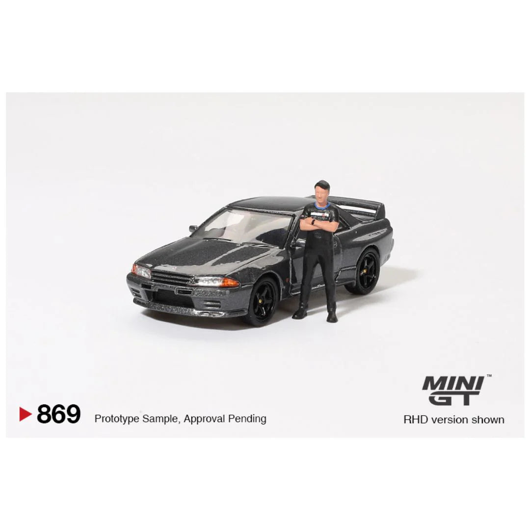 MinMini GT #869 Nissan Skyline GT-R (R32) Gunmetal w/ Matsuda Figure – Tsugio Matsuda Collection – 1:64 Scale Diecast Model