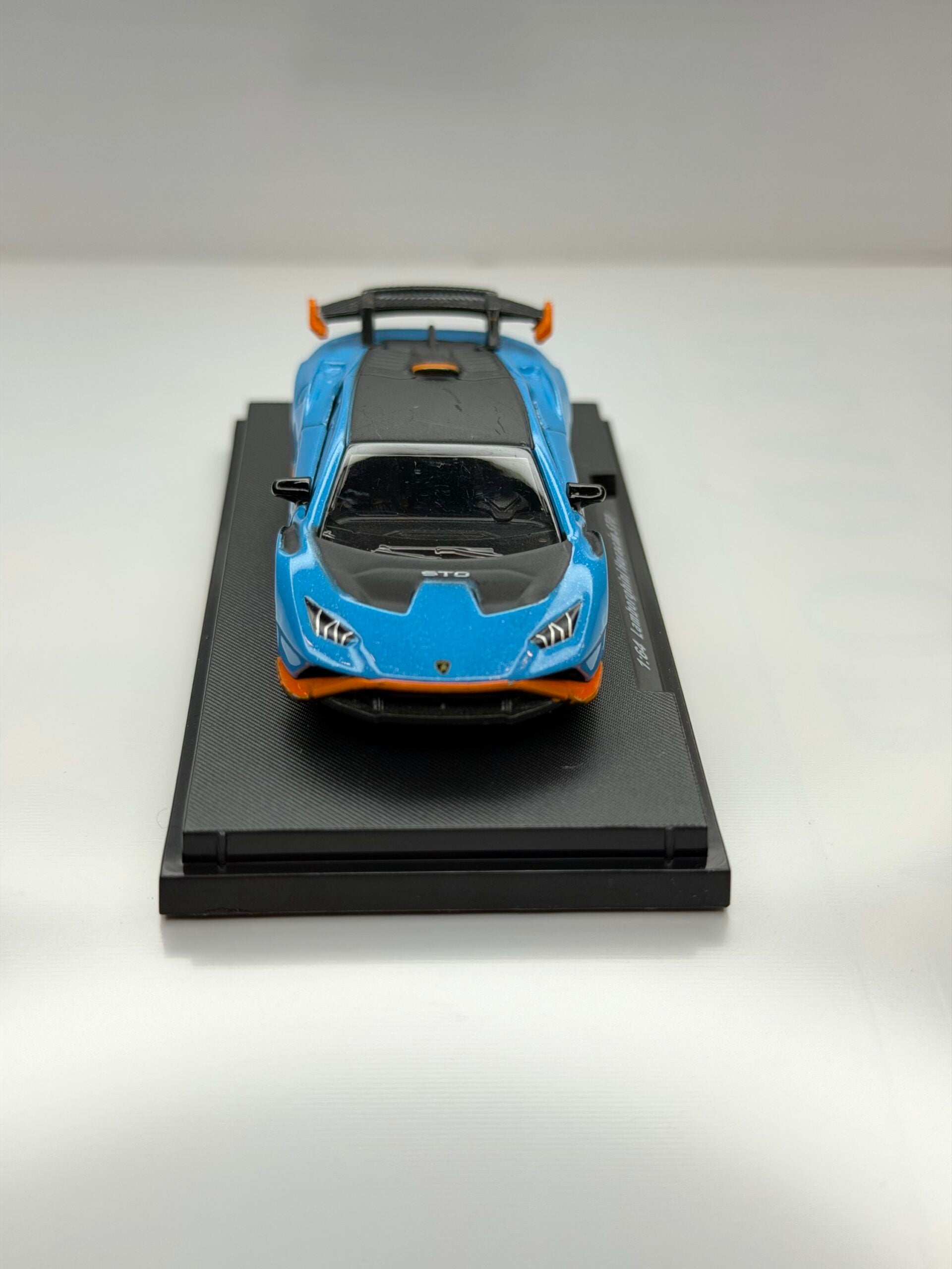 CCA Lamborghini Huracán STO (Acrylic Display Case) – 1:64 Scale Diecast Model