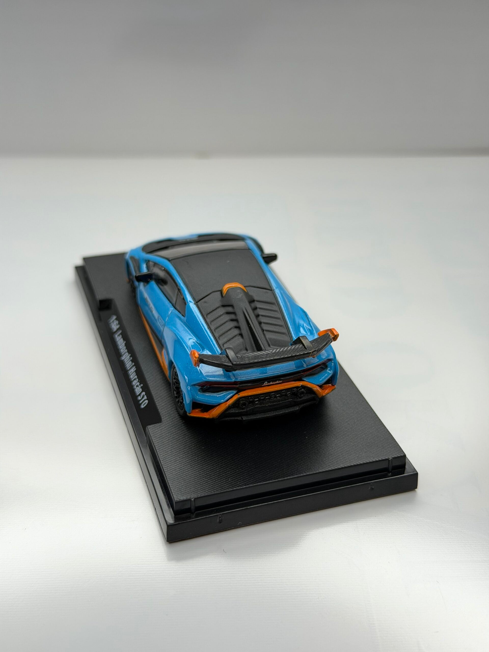CCA Lamborghini Huracán STO (Acrylic Display Case) – 1:64 Scale Diecast Model