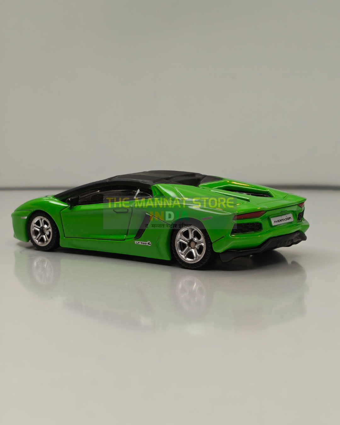 Lamborghini Aventador Roadster Green – 1:64 Scale Diecast Model