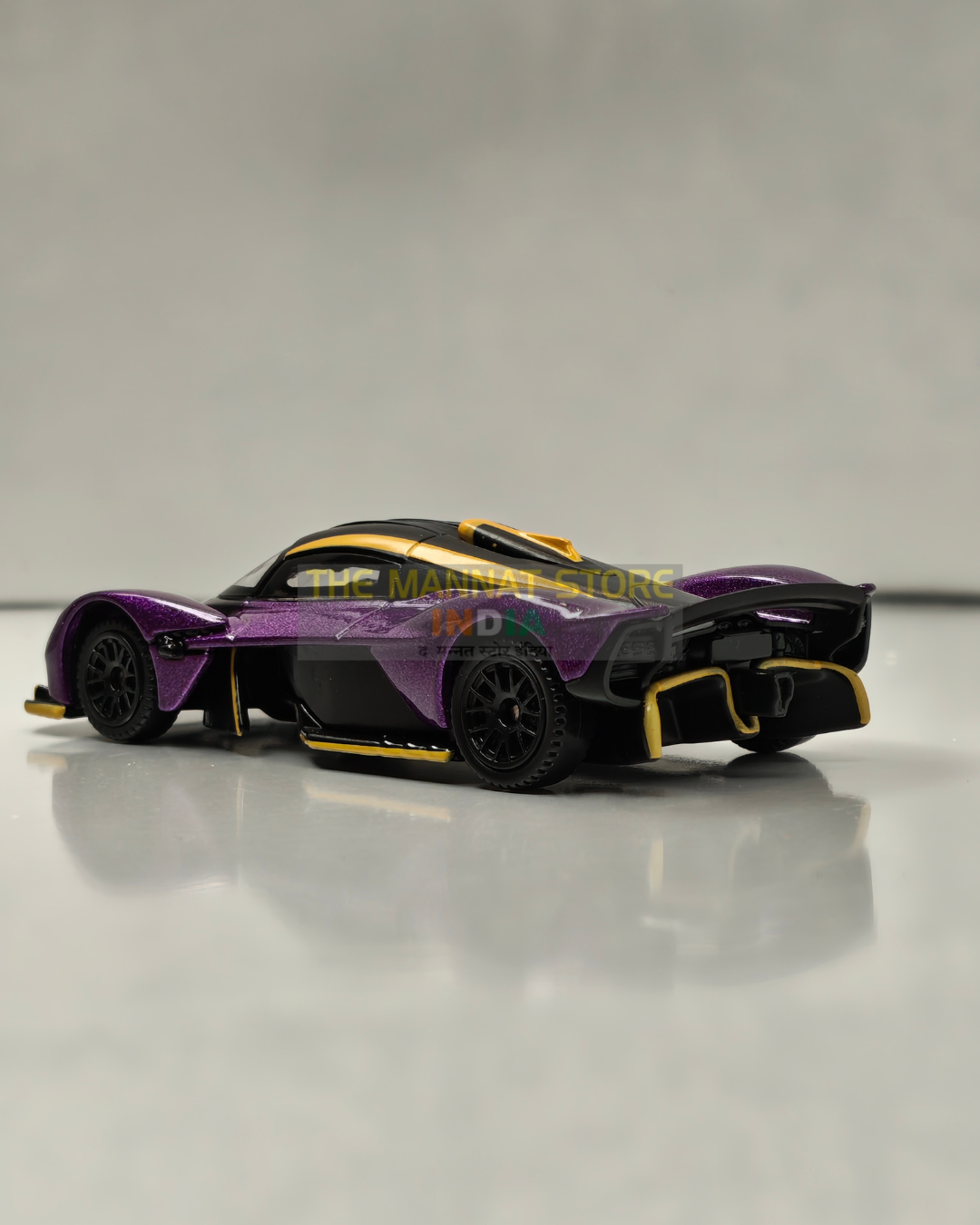 Aston Martin Valkyrie 2024 – 1:64 Scale Diecast Model