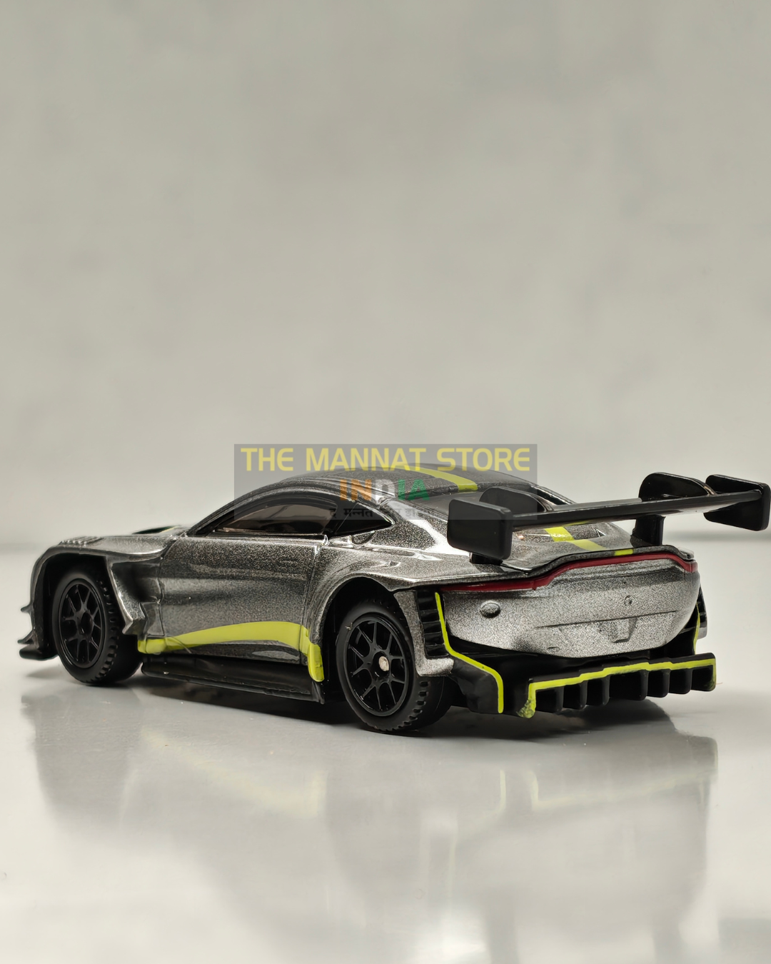 Aston Martin Vantage GT3 – 1:64 Scale Diecast Model