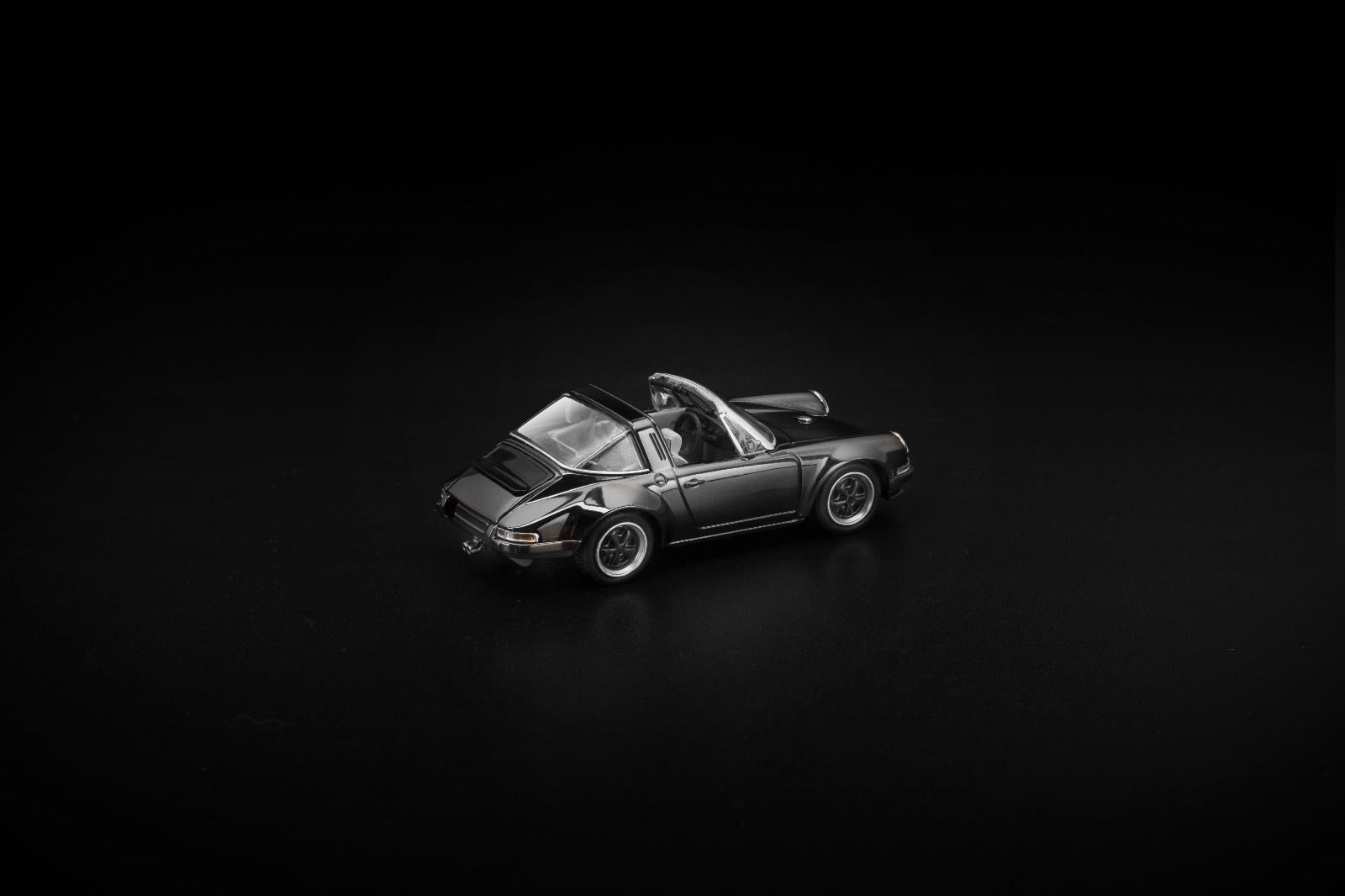 Pop Race #001 Singer Targa Dark Chrome – Pre-Order | 1:64 Scale Premium Die-Cast Model