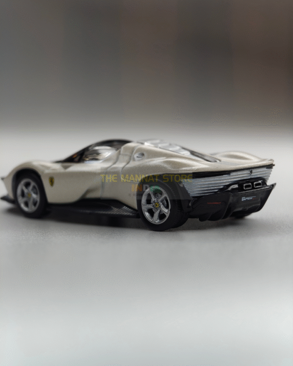 Official Bburago Ferrari Daytona SP3 - 1 : 64 Diecast Scale Model  1 review - Image 3
