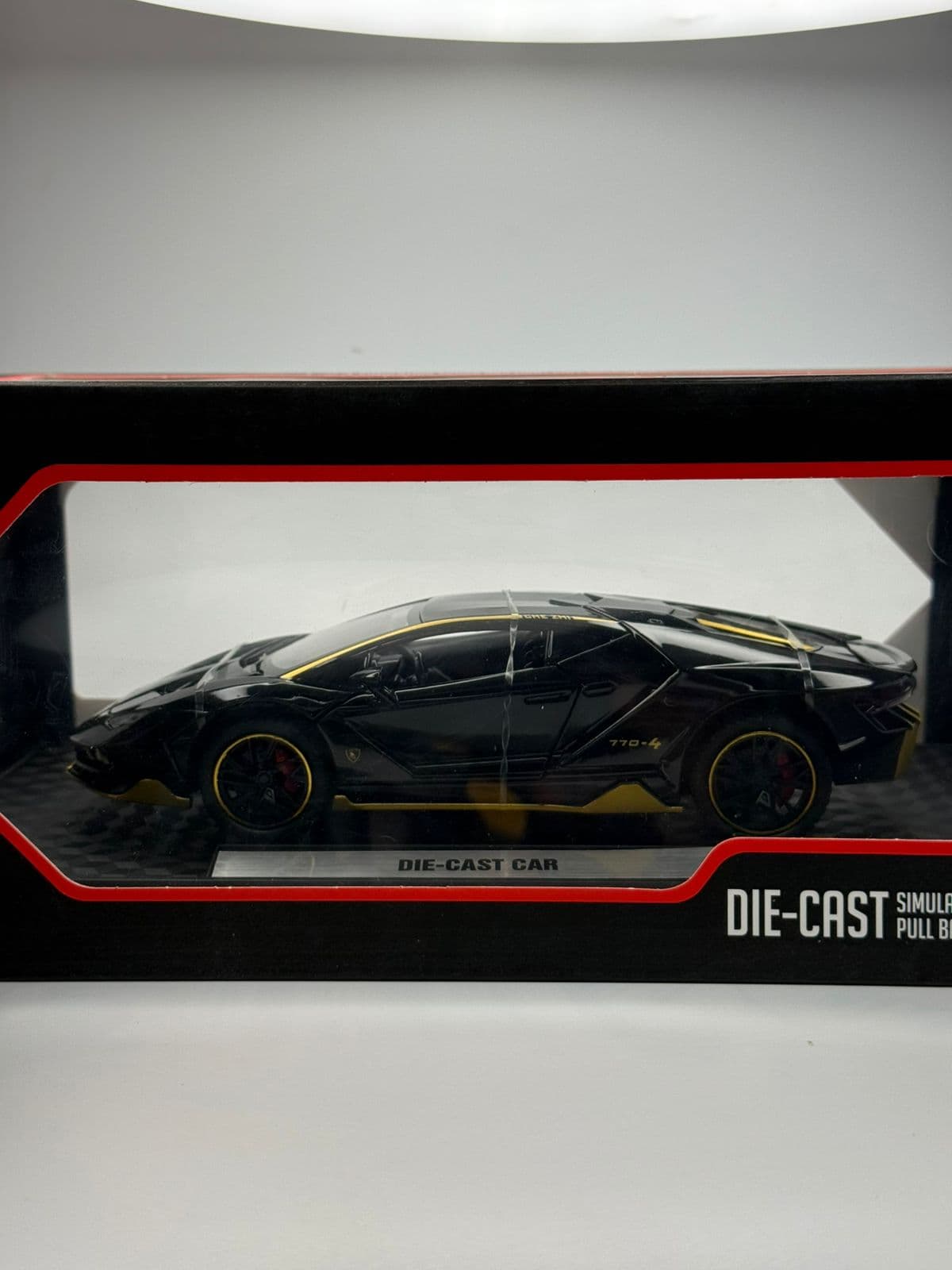 1:24 Scale Diecast Model Car – Pullback with Openable Doors