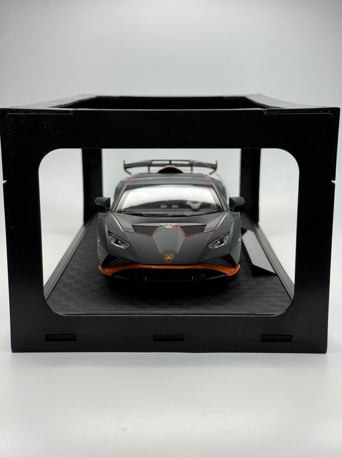 1:24 Scale Diecast Model Car – Pullback with Openable Doors - Image 3