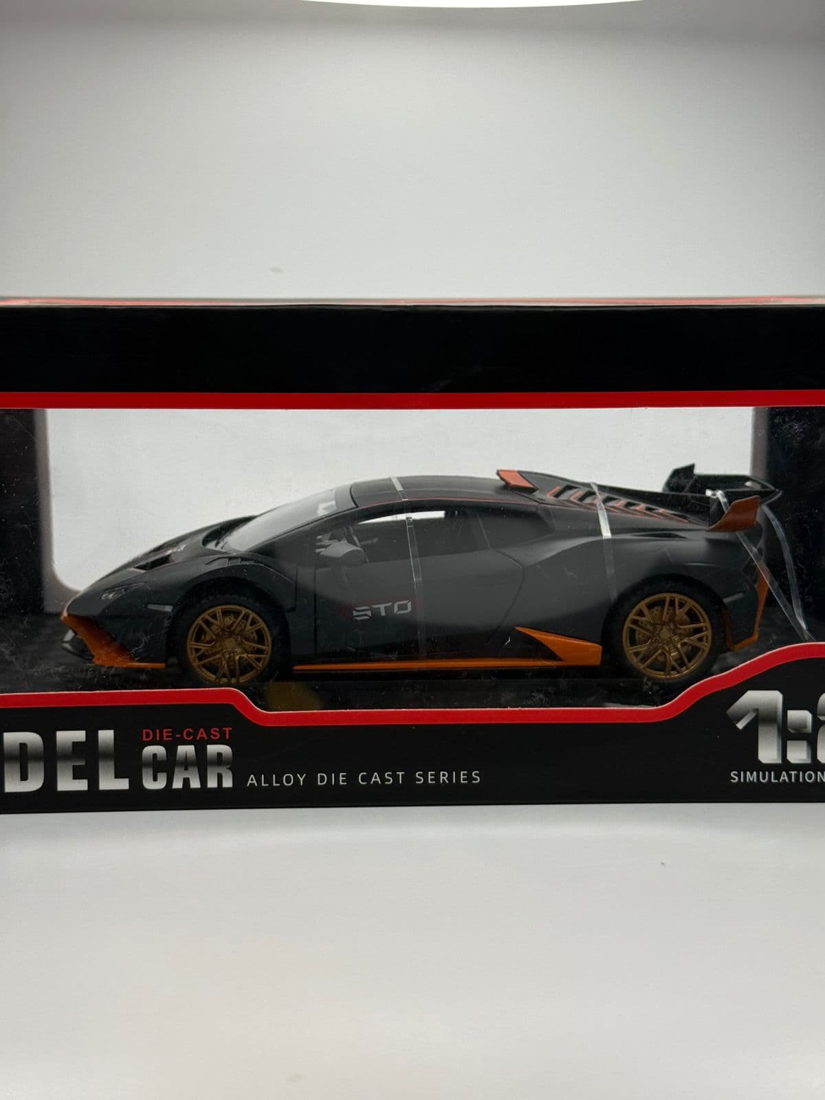 1:24 Scale Diecast Model Car – Pullback with Openable Doors