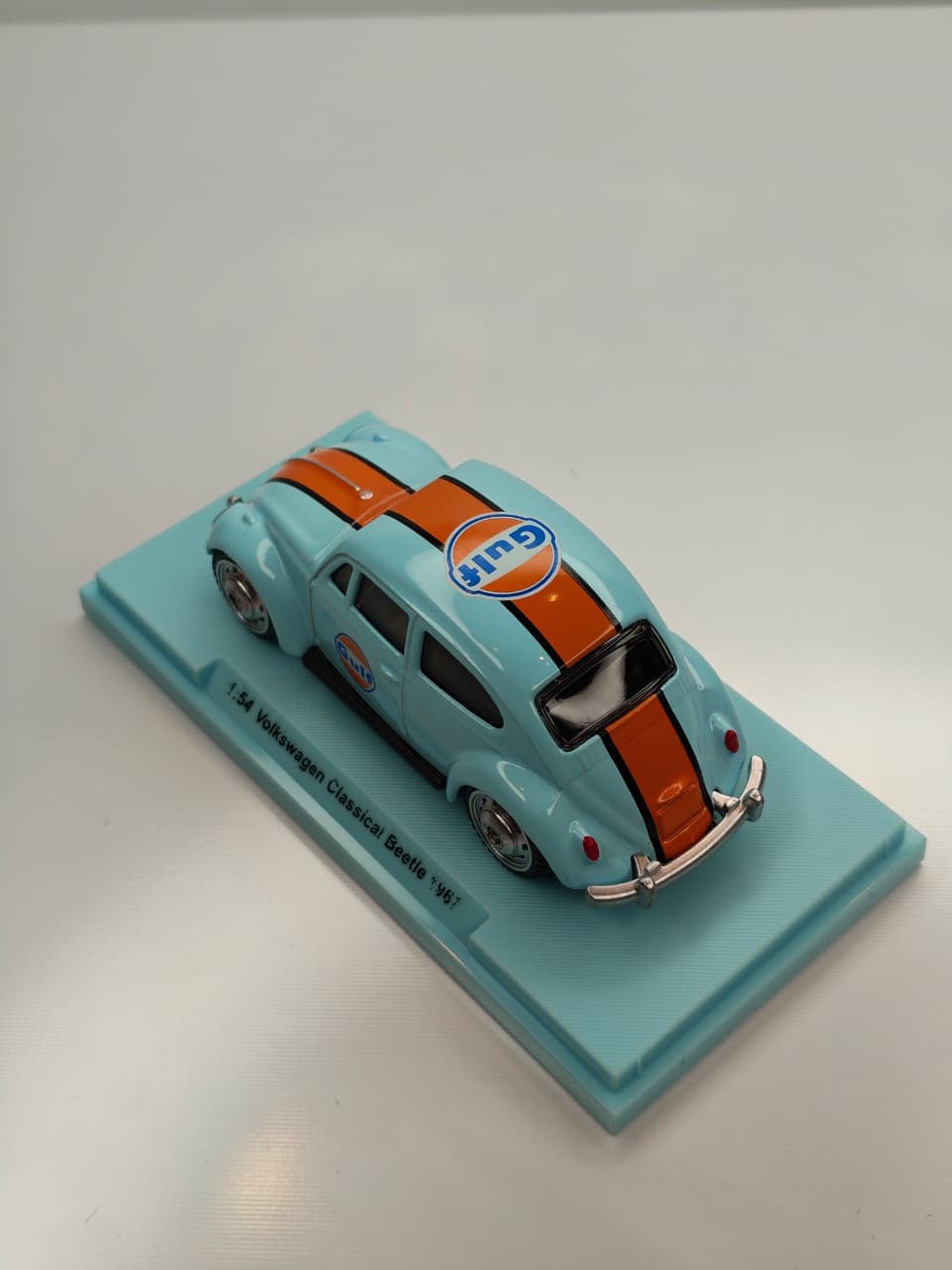 CCA Volkswagen Classical Beetle 1967 die-cast scale model car (with acrylic case) 1:64 Scale - Image 2