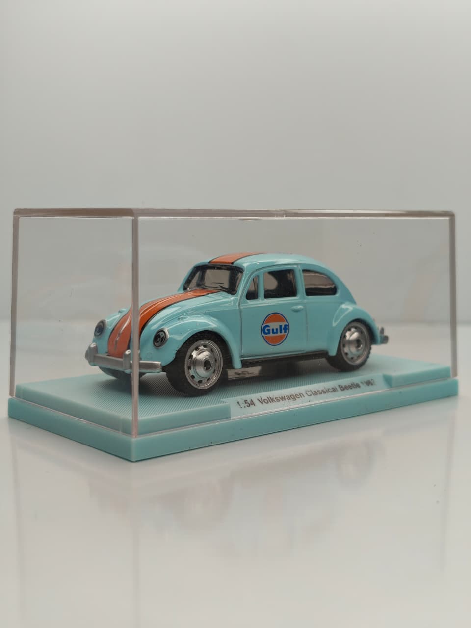 CCA Volkswagen Classical Beetle 1967 die-cast scale model car (with acrylic case) 1:64 Scale